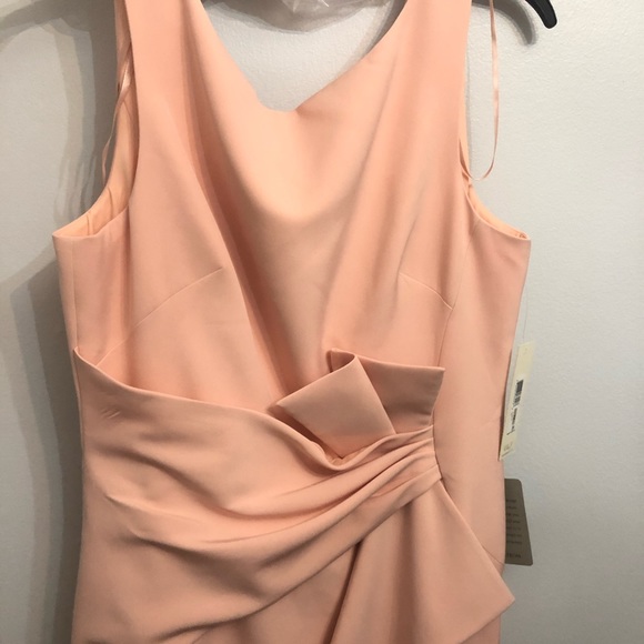 Eliza J Ruffle Front Gown - Picture 4 of 8